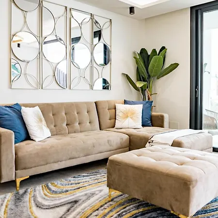 아파트 Inf25e- Tastefully Furnished Flat, Center