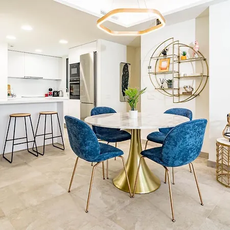 Inf25e- Tastefully Furnished Flat, Center * 에스테포나