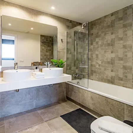 Inf25e- Tastefully Furnished Flat, Center * 에스테포나