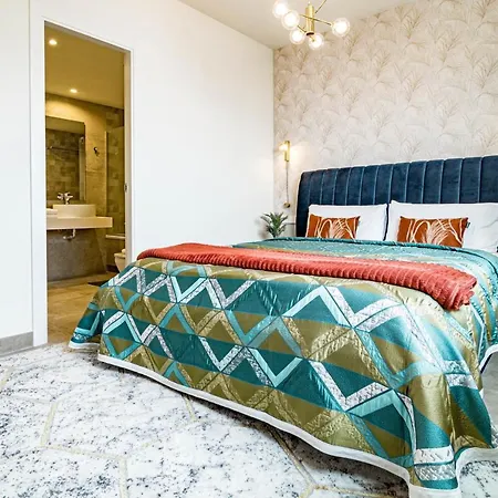 아파트 Inf25e- Tastefully Furnished Flat, Center *