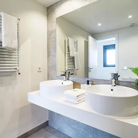 아파트 Inf2.5e- Tastefully Furnished In The Hea *